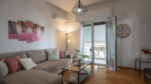Platia Viktorias Apartment | Entire Apt, 2nd Floor, Balcony