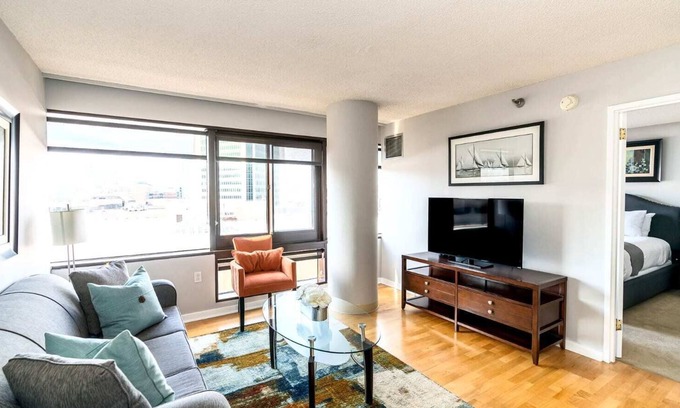 Downtown Apartment | Entire Apt Downtown with Gym