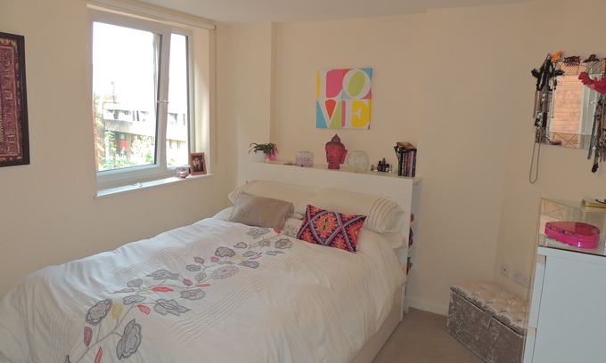 Finchley Apartment | Entire Apt - Lovely Clean 1 Bedroom in Leafy North London