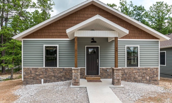 Bella Vista House | Entire Back 40 Bungalow 2bd 2ba Sleeps 8
