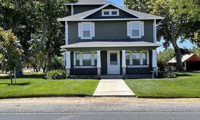 Manteca House | ENTIRE BEAUTIFUL REMODEL COUNTRY RANCH HOUSE