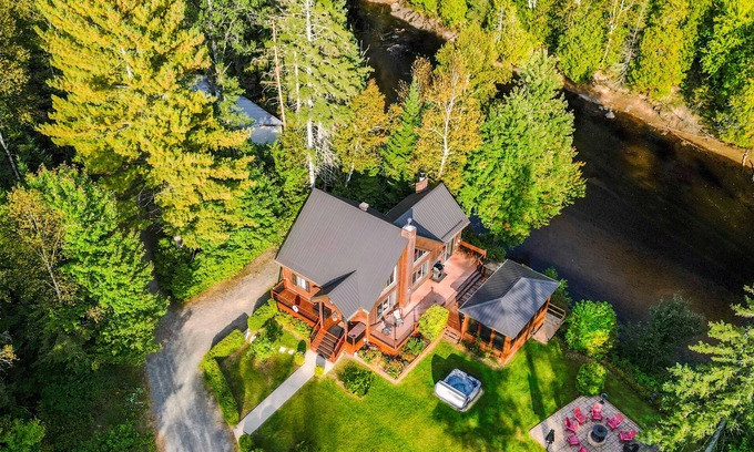 Mauricie Ski Chalet | Entire home in Saint-Alexis-des-Monts, Canada
