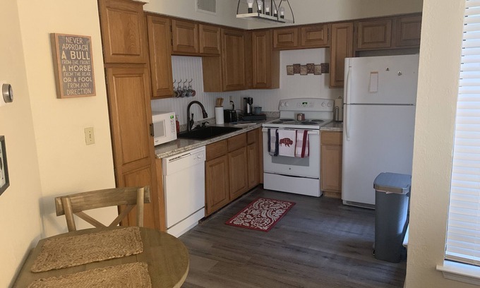 Oklahoma City Condo | Entire condo. Cozy 1BR/BA unit in a gated complex in NW OKC by Kilpatrick Trnpk
