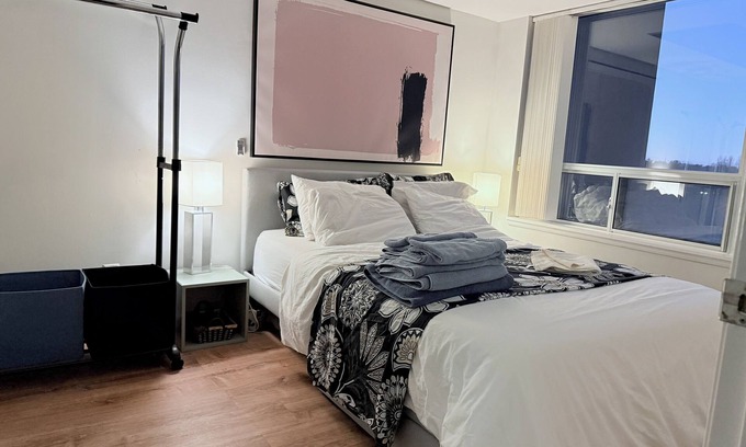 Willowdale Condo | Entire Cozy Apartment with free underground parking, tunnel access and pool