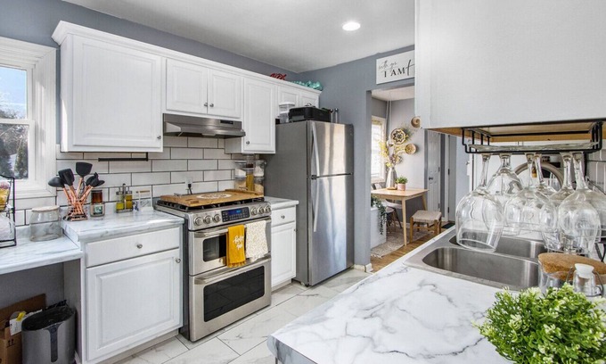 Eastwood House | Entire Cute Boho Home Near Hospital, Expo Center,