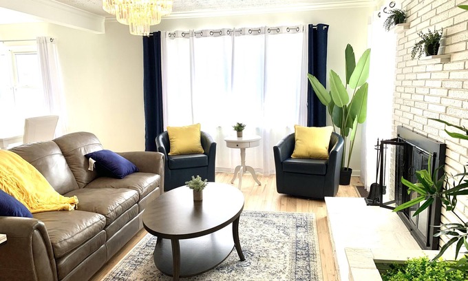 Bexley House | Entire, elegant, home in walkable upscale Bexley neighborhood