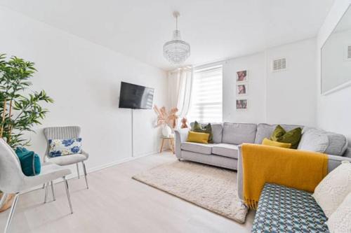 Greenwich West Apartment | Entire flat one bedroom heart of the Cutty Sark ,convenient and spacious