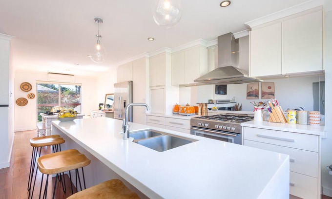 Mount Melville House | Entire home, central Albany