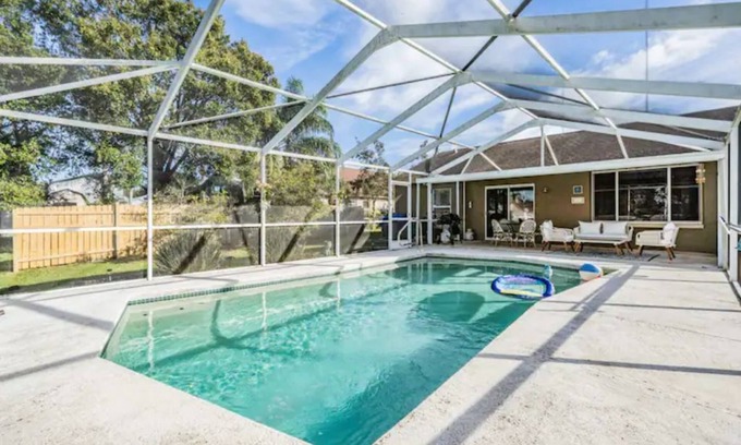 Boyette Springs House | Entire home, Heated Pool, Lake view and Gazebo!
