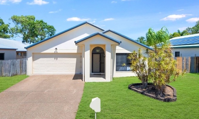 Annandale House | Entire Home in Townsville
