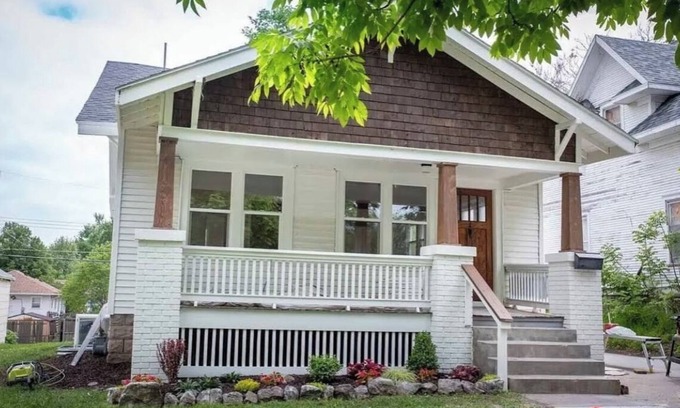 Lincoln House | Entire Home Near Downtown!