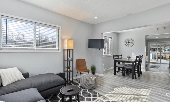 Lansing House | Entire Home Near MSU and Local Hospitals with Fast Wi-Fi & Dedicated Office