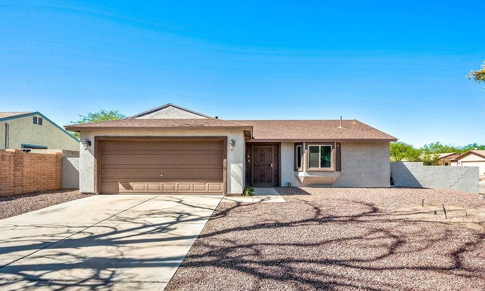 Tucson House | Entire Home- Updated, Modern, Cozy, Quiet, 2 bed 2 bath Retreat!