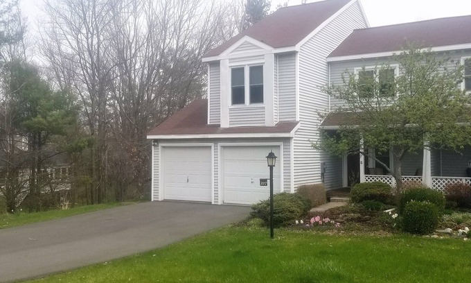 South Hill House | Entire House 2 miles from Buttermilk Falls! Sleeps up to 11 and pet friendly!
