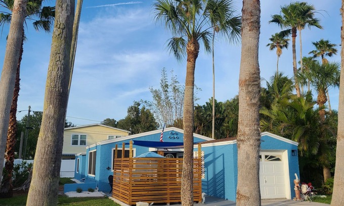 Redington Beach House | Entire house a mere hundred yards from the sugary sands and Gulf!