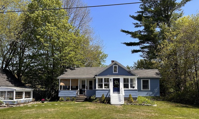 Freeport House | Entire House Downtown Freeport, Walking Distance to Everything!
