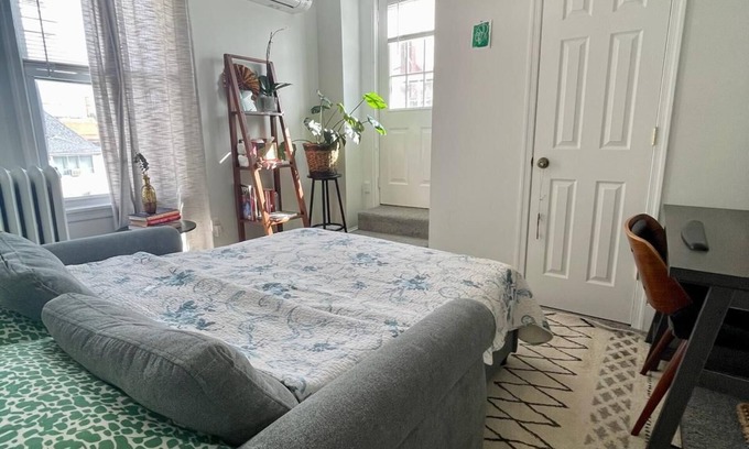 Washington House | Entire House: Free Parking, Walk from Metro - Eco-friendly in Washington, DC!
