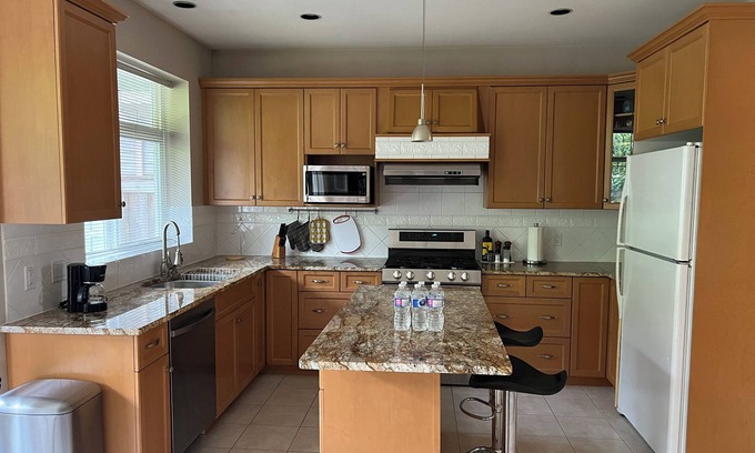 Richmond House | Entire House in Terra Nova Richmond near YVR