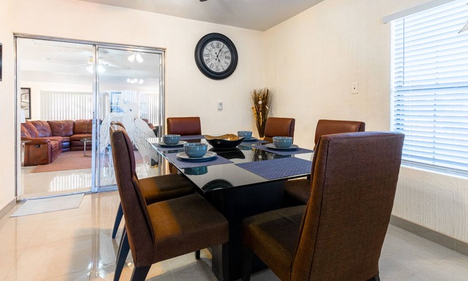El Paso House | Entire House Near Paisano UMC/SIERRA PROVIDENCE