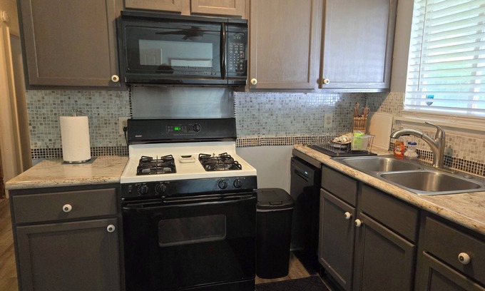 Albion House | Entire House. Perfect for a couple, families or executives and corporate stays.