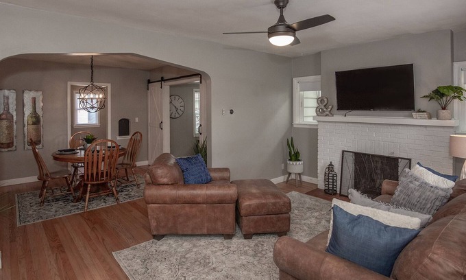 Moline House | Entire house to yourself, laundry, fenced yard, and 2 car garage!