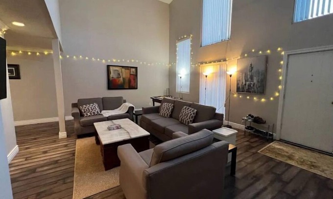 Delta House | Entire House With Huge Private Yard