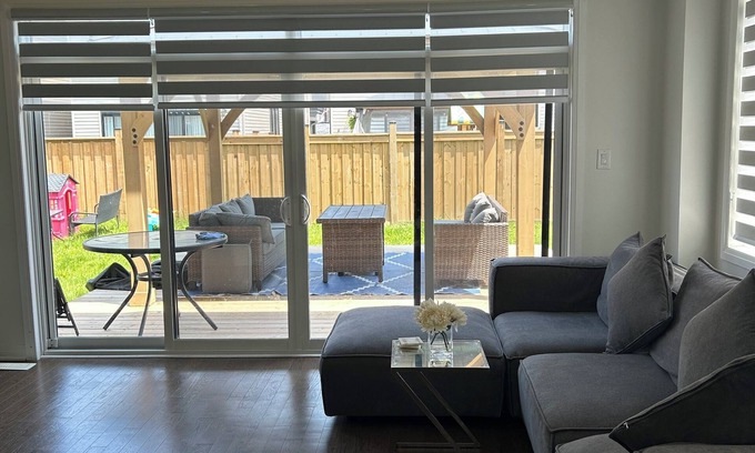 Bowmanville House | Entire modern home by the lake with free parking
