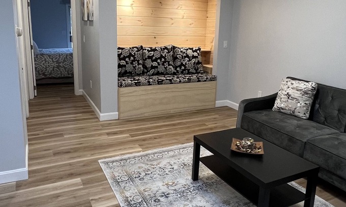 Somersworth House | Entire one-bedroom guest suite - Somersworth