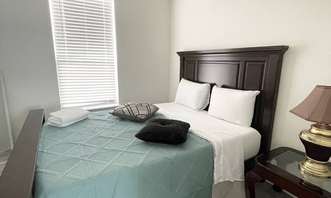 Austin House | Entire place near Austin Downtown and Airport