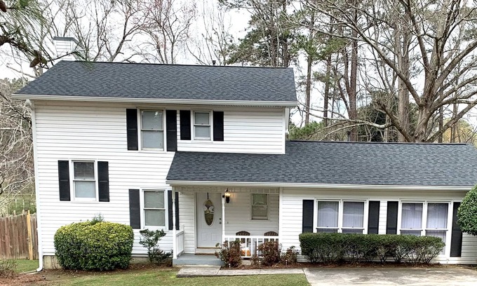 Lawrenceville House | Entire Spacious4br/2.5ba Convenient to I85, Pet Friendly(No fee), LG Fenced Yard