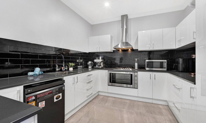 Bassendean House | Entire townhouse in Bassendean near Swan River