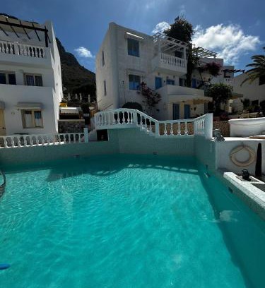 Piskopiano Villa | Entire Villa full View 3 bedrooms 3 bathrooms 3 kitchens