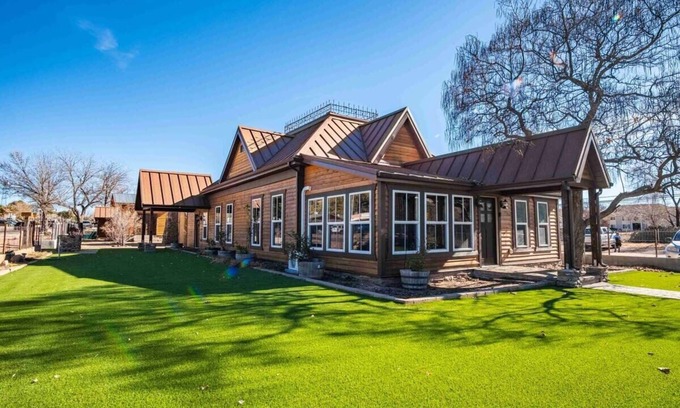Payson House | Entire Village (4 homes) for Your Stay! Sleeps 27!