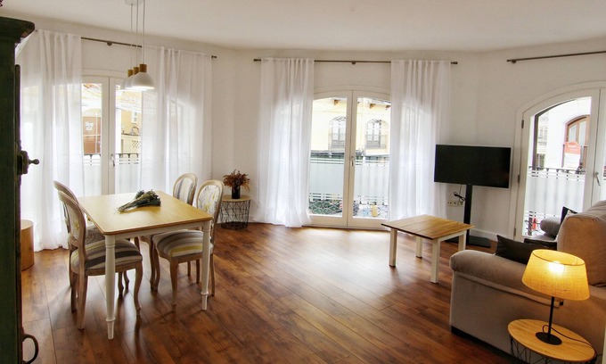 Zaragoza Old Town Apartment | ENTRESUELO B - E B - Apartamentos Almada - Plaza del Pilar