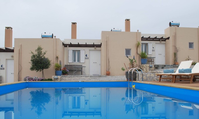 Monopari House | EOS. A hidden gem, amazing views