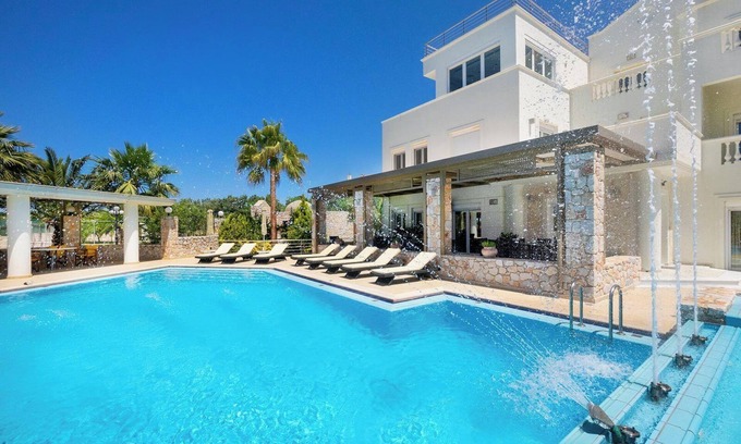 Akrotiri Villa | Epavlis Akrotiri Chania, 5 BD, 5 BA, luxurious Villa, private pool of 130 sqm!