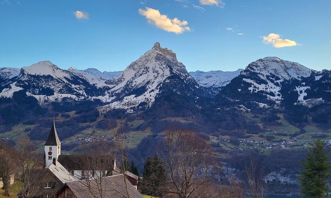 Amden Apartment | Epic view and sun sets from spacious 4 bedroom apartment. Large families +groups