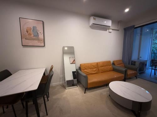 Epsom Apartment | Epsom Elegance Luxurious 2-Bedroom Haven