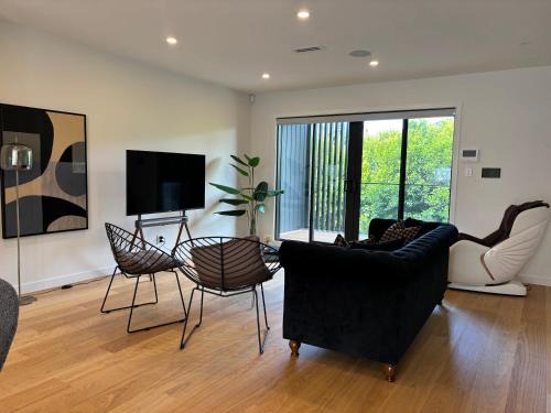 Epsom House | Epsom Tidy House Unit 6