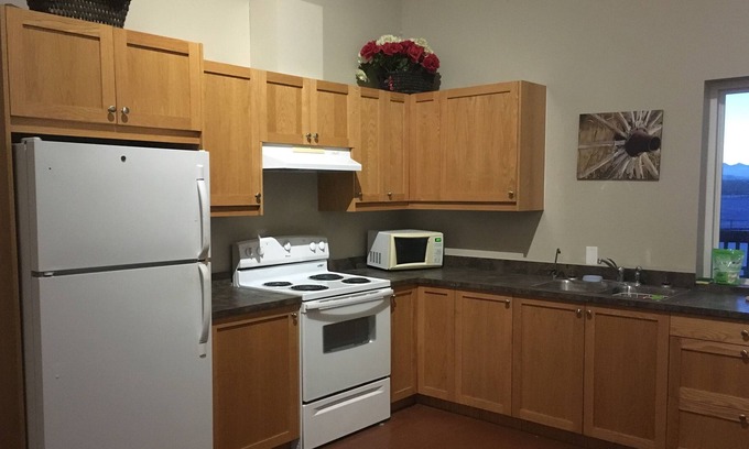 Priddis Apartment | Equestrian competitors perfect accommodation! Minutes from Spruce Meadows!