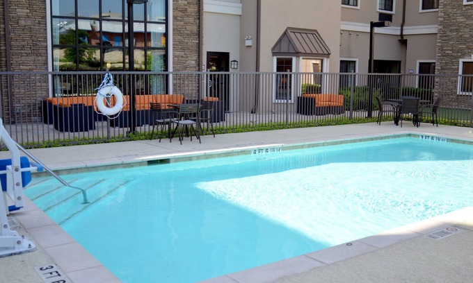 West San Antonio Condo | Equipped Suite Across from Seaworld! Outdoor Pool + Gym On-site