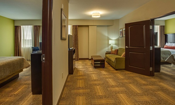 East Point Condo | Equipped Suite Near ATL | Free Breakfast + 24h Business Center!