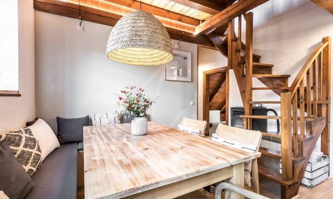 Unha Apartment | Era Salana by SeaMount Rentals