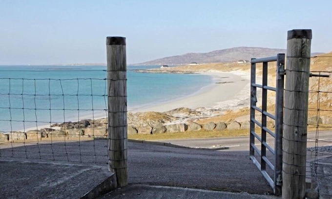 Eriskay Cottage | ERISKAY VIEWS COTTAGE, family friendly in Eriskay, South Uist