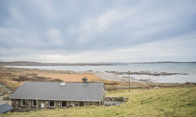 Clifden House | Errislannan Stone Cottage offers plenty of space and fabulous views.