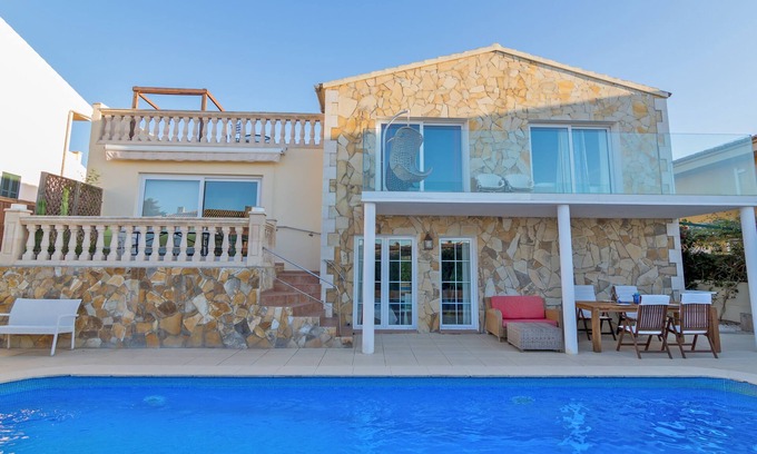 Badia Blava Villa | PrivatPool, Seaview with fab sunsets, Modern kitchen, Aircon, Wifi, Big Toy Room