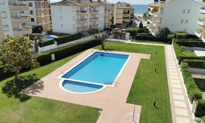 Sant Salvador Apartment | Family Apartment with Pool View