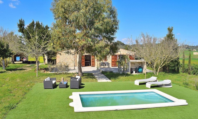 Sineu Villa | Es Camp Pla 087 cosy finca with private pool, terrace, garden, barbecue and air-conditioning