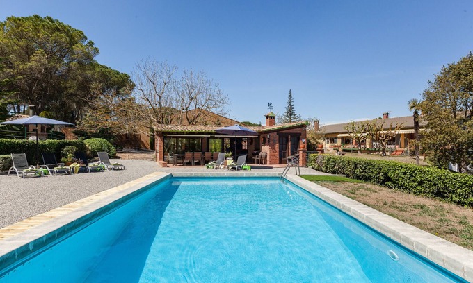 Capellades House | Holiday Home Finca La Pedrera Barcelona with Pool, Wi-Fi, Terrace & Garden