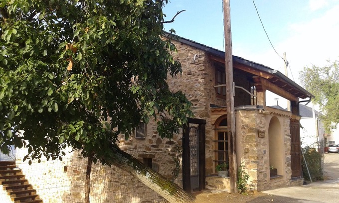 Rozuelo Cottage | House with large garden in small village, Tedejo, Folgoso de la Ribera León